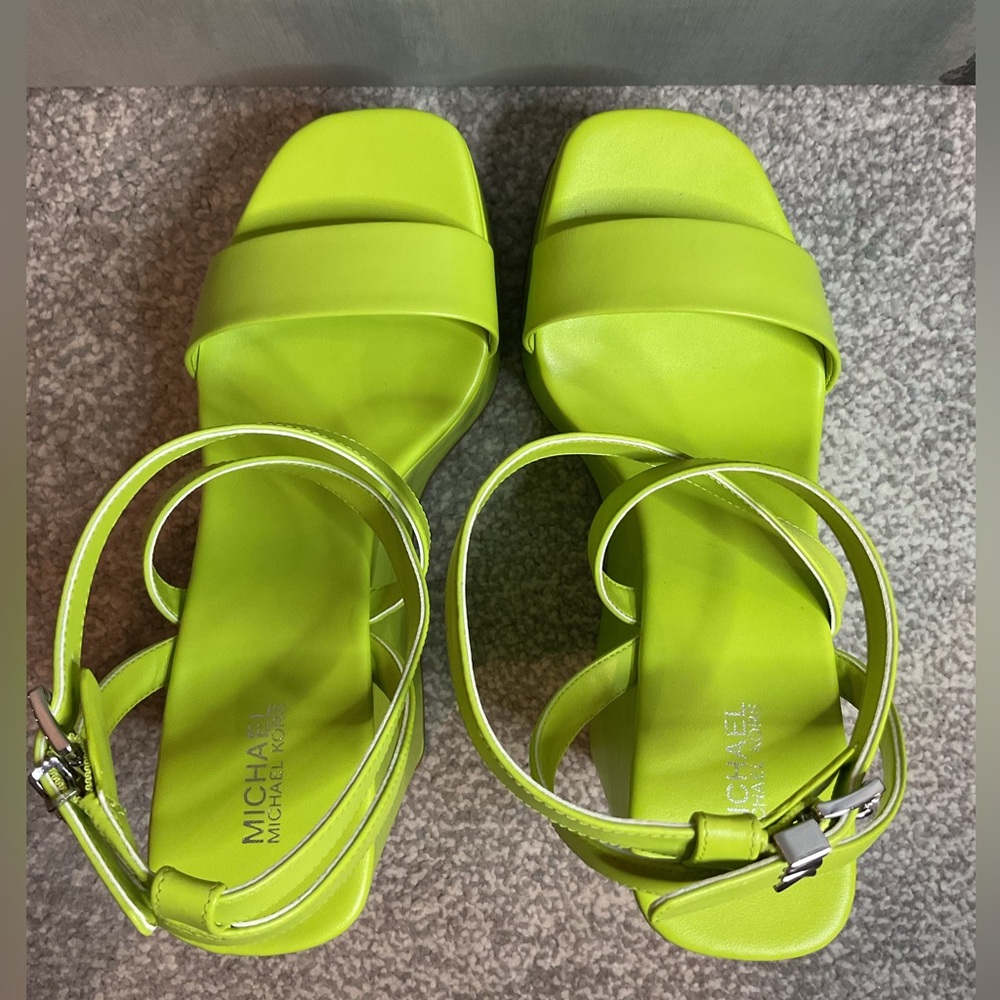 Michael Kors Paola Leather Wedge Sandals in Bright Limeade - 8M (NIB) - Picture 5 of 16